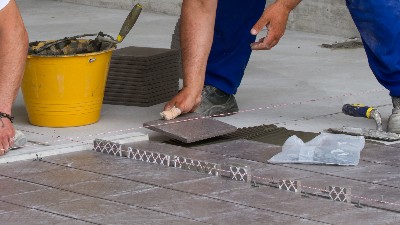 《装修指南：掌握五点轻松选购瓷砖胶》