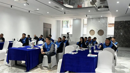 一场2.5小时的头脑风暴：我们如何为团队寻找“第 二大脑”?
