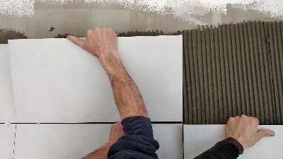背涂胶强化瓷砖铺贴界面质量