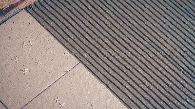 告别空鼓烦恼，选对材料让瓷砖更稳固