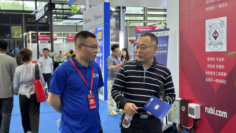固莱x佛山潭洲展x春季陶博会 | 开展首日，固莱以S级瓷砖胶引航者，引爆展会打卡热潮!